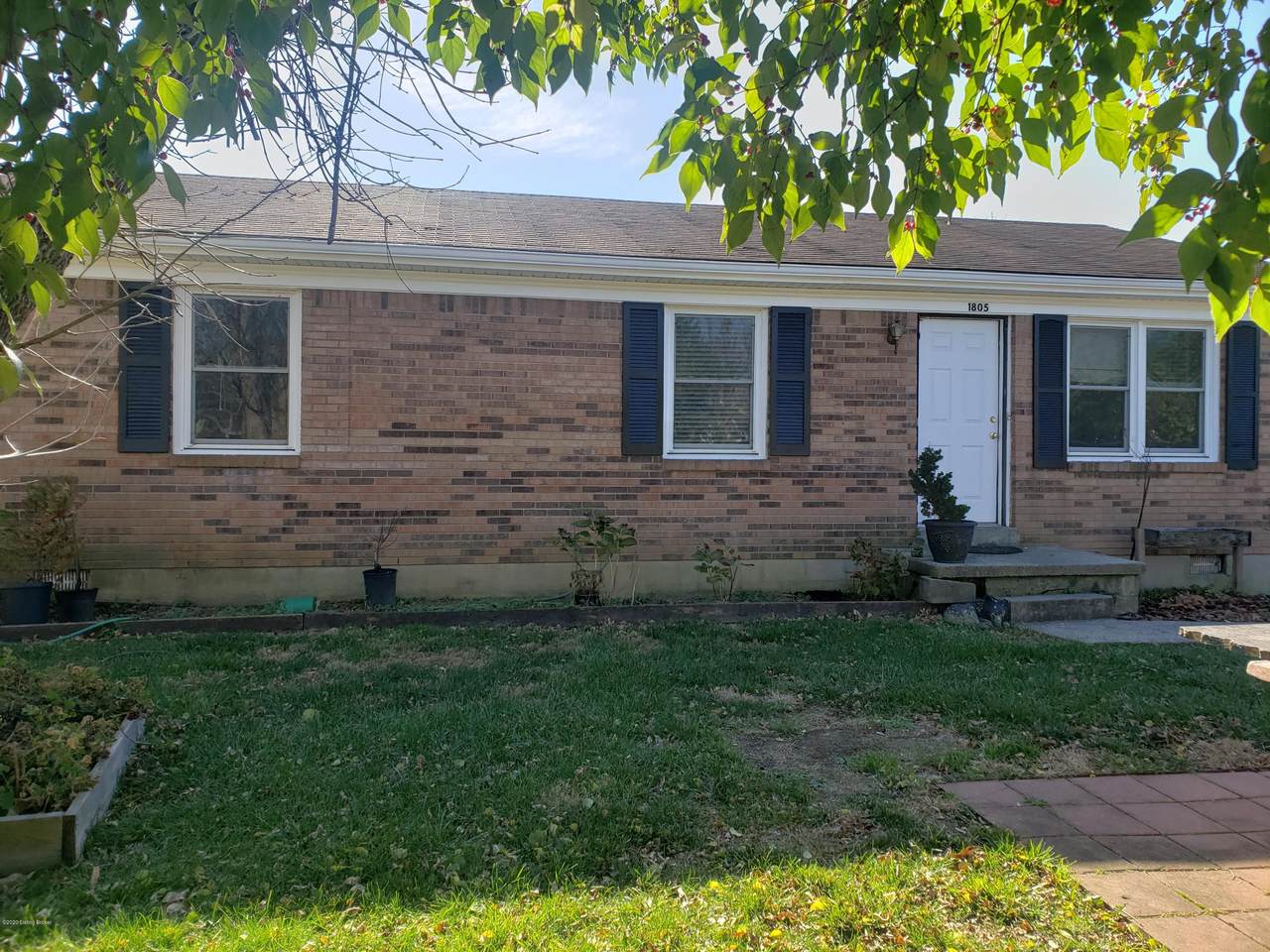 1805 Oakwood Ct - Photo 1