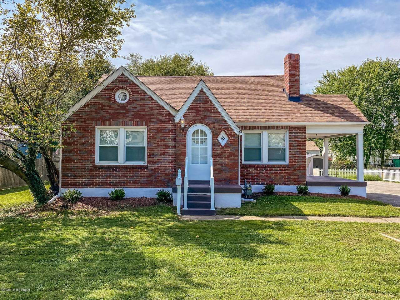 2206 Rockford Ln - Photo 1
