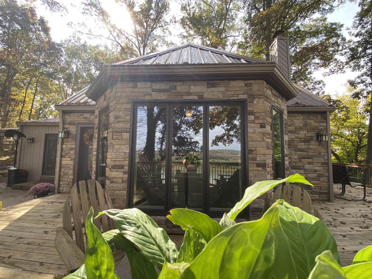 96 Lisa Dr - Photo 1