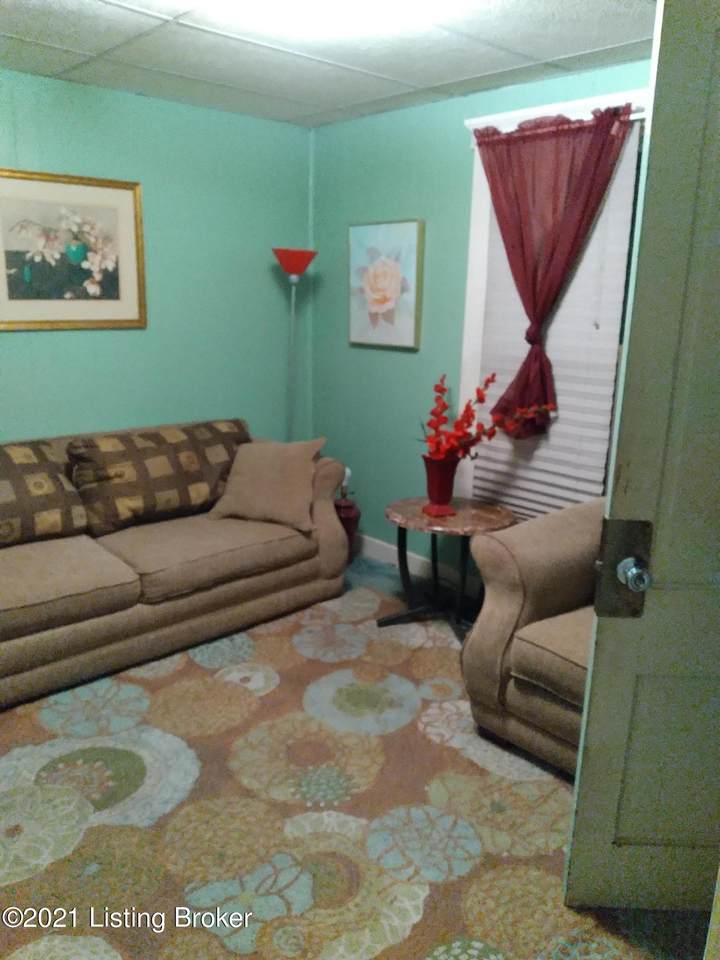1523 Longfield Ave - Photo 1