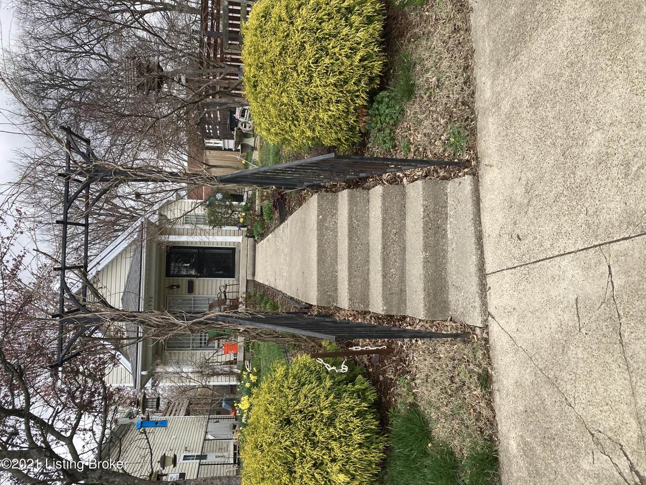 1558 Shelby St - Photo 1