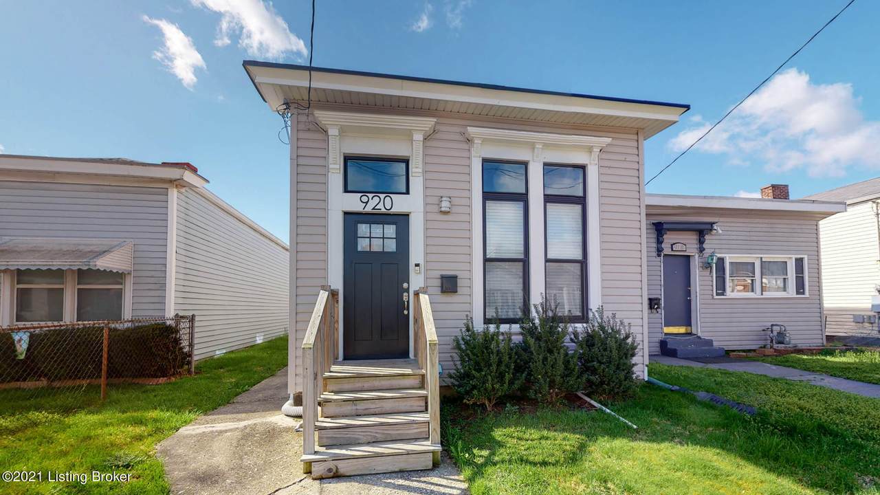 920 Oak St - Photo 1