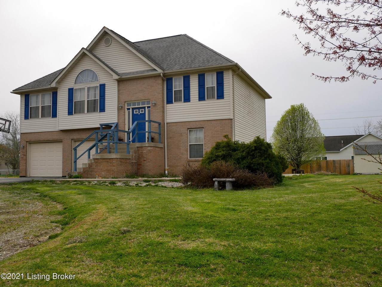 940 Goldenrod Ln - Photo 1
