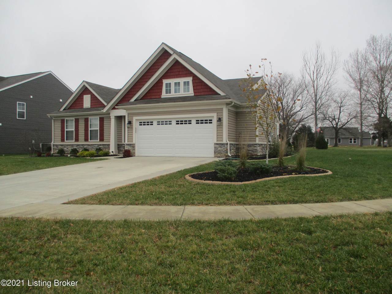 216 Summers Cabin Ln - Photo 1