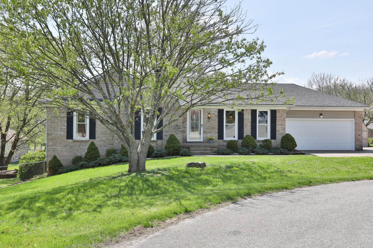 1100 Meadow Ct - Photo 1