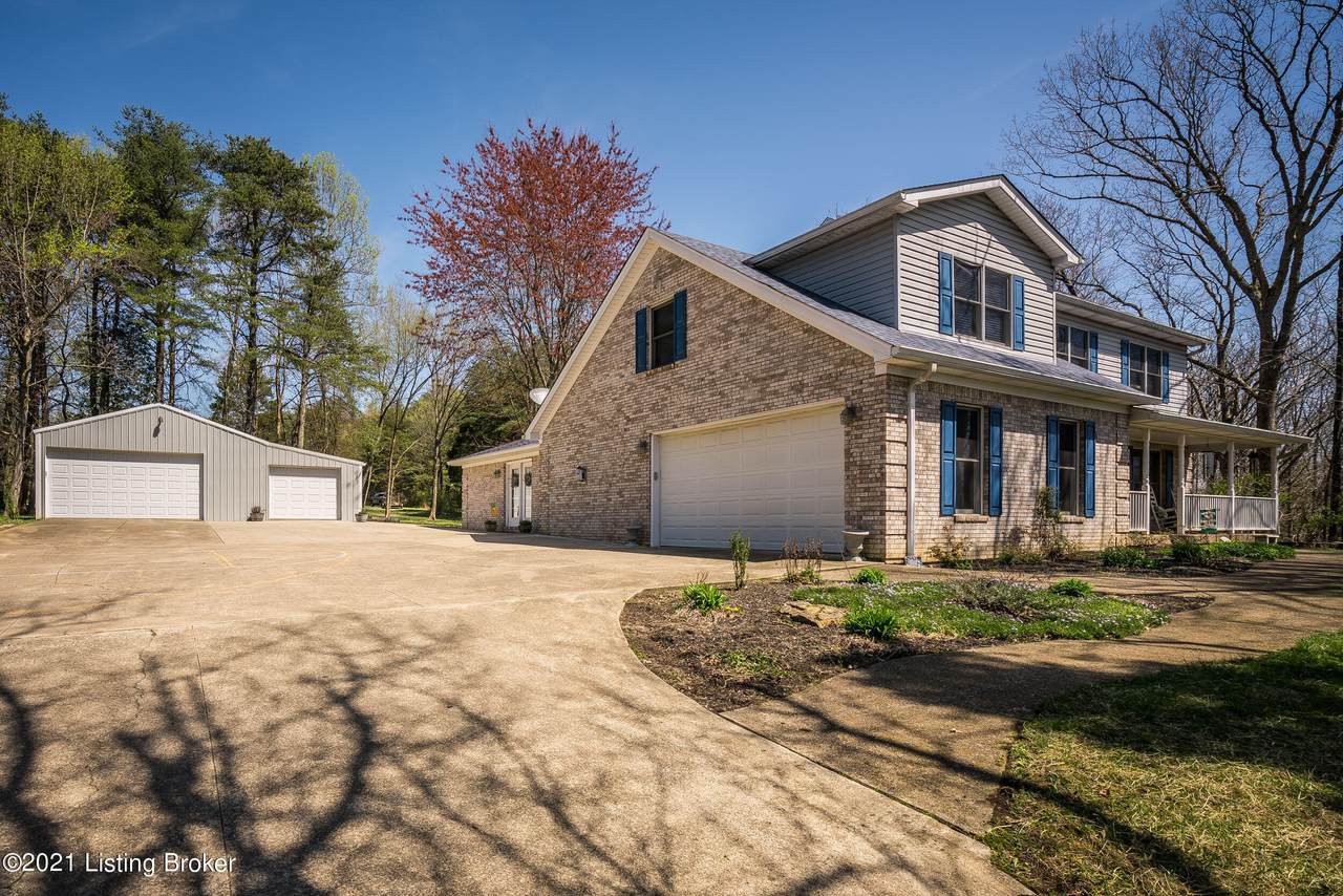 2704 Waterford Rd - Photo 1
