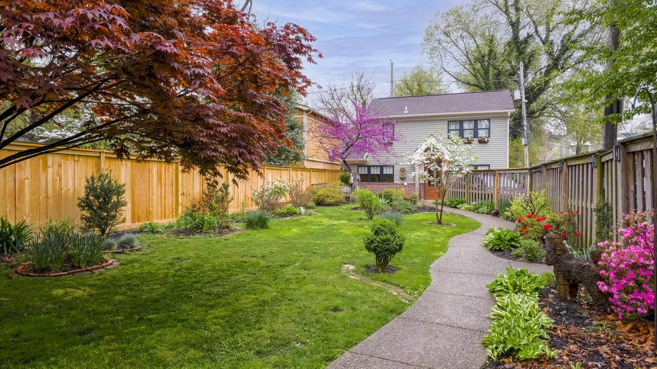 1310 Highland Ave - Photo 1