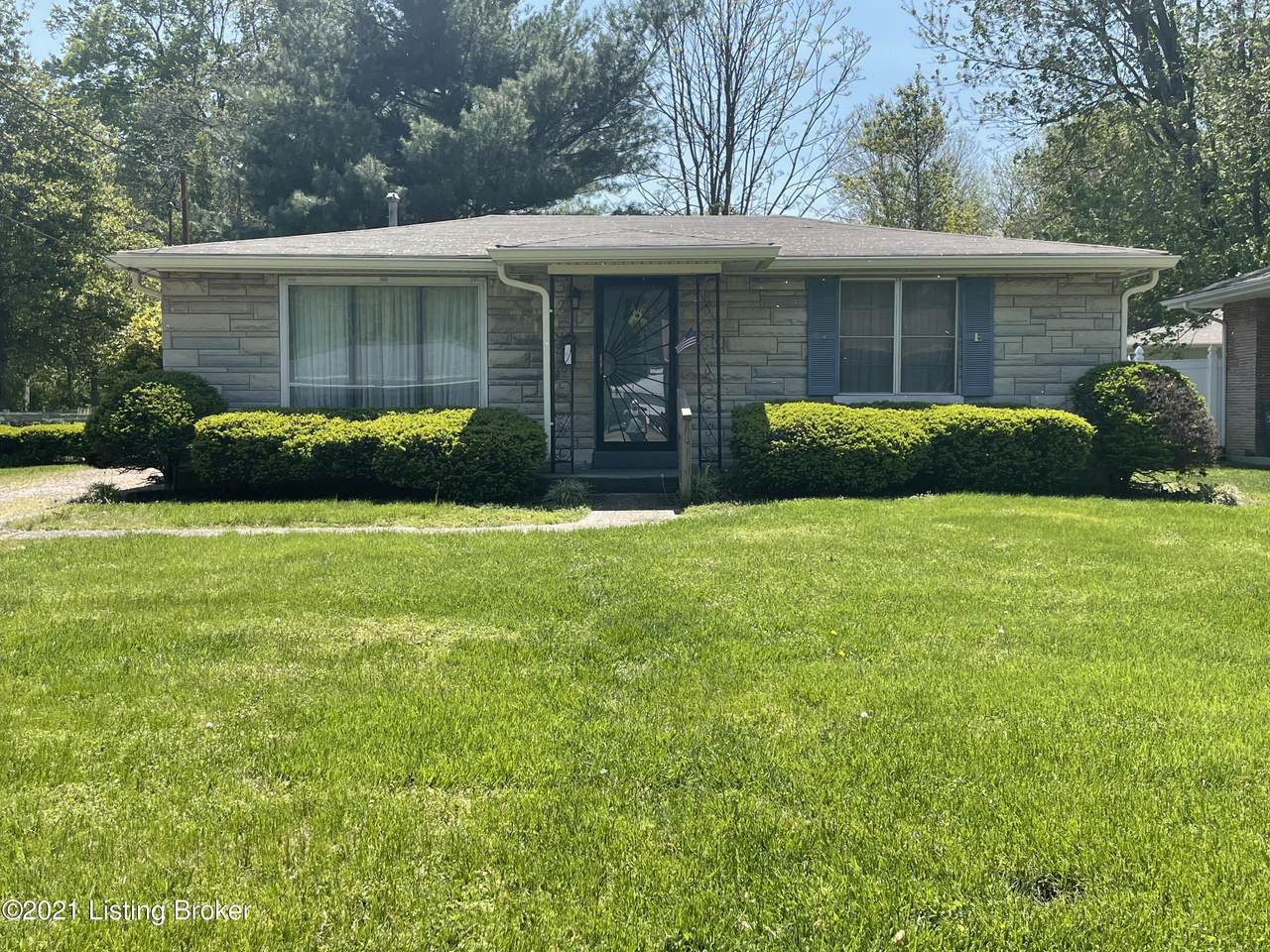 1918 Lynn Lea Rd - Photo 1