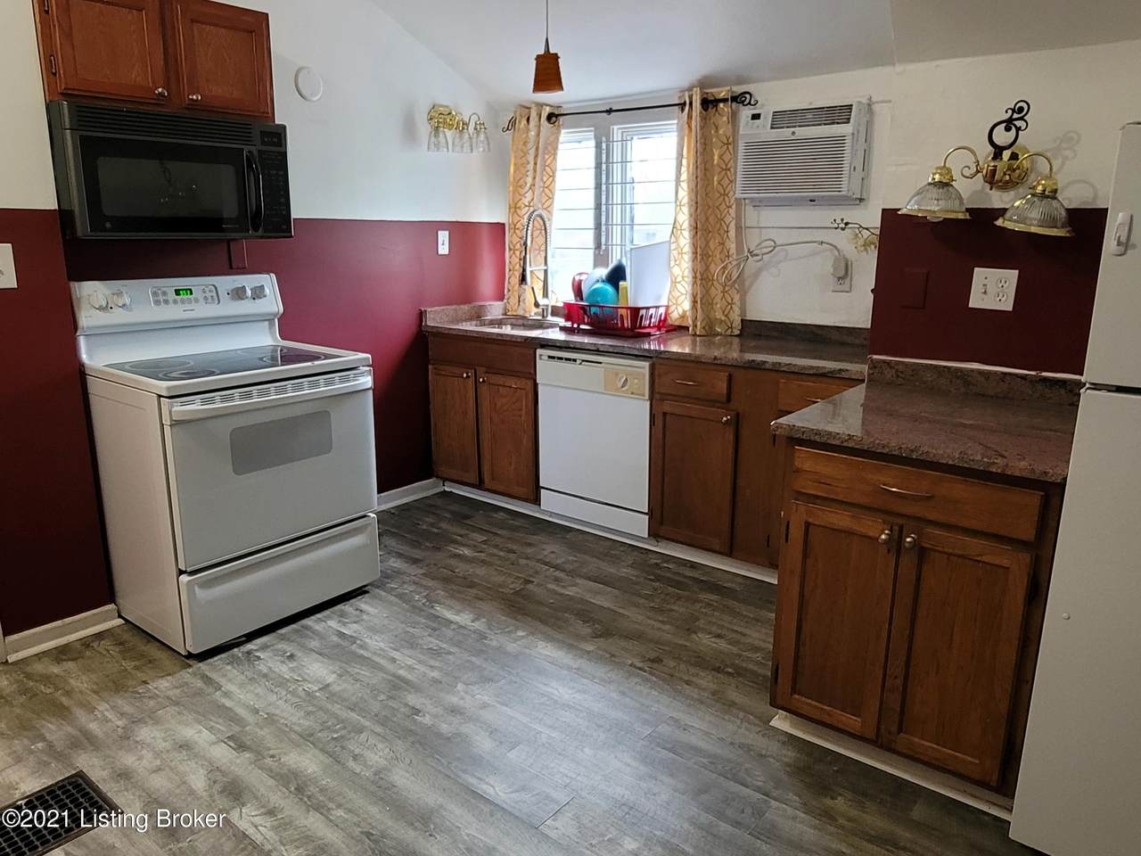 1223 2nd St - Photo 1