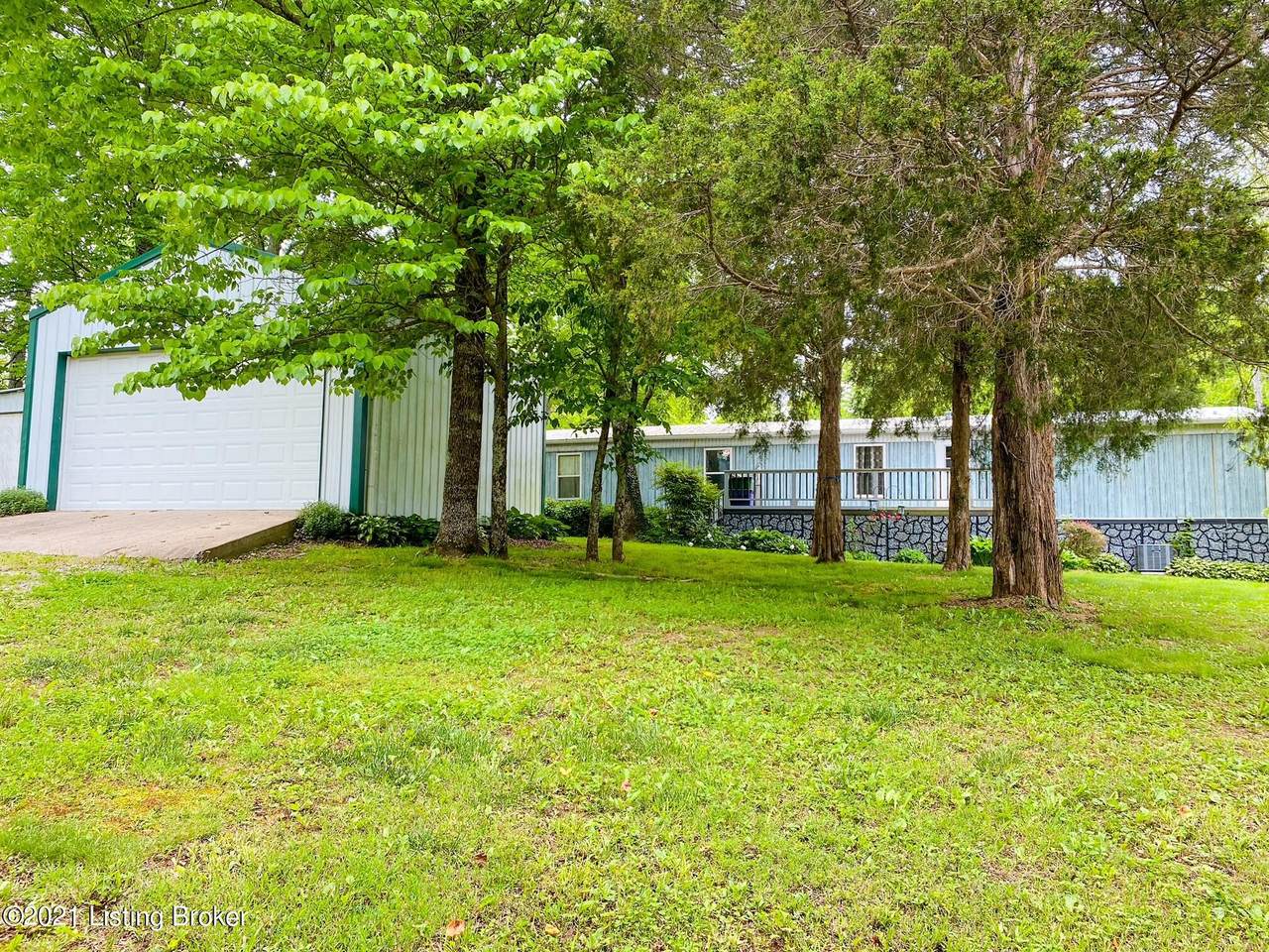 985 Shores Dr - Photo 1
