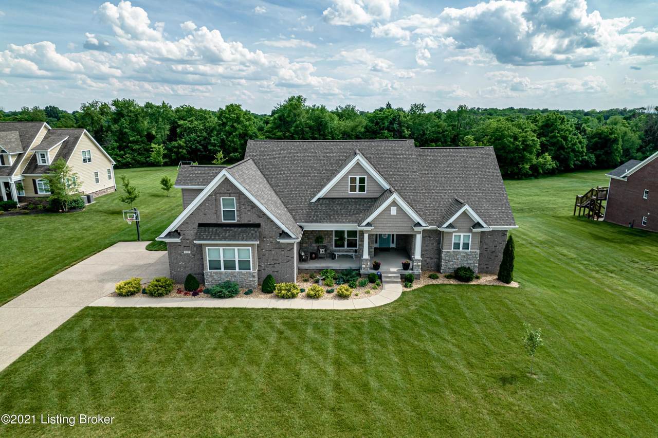 822 Fox Lair Blvd - Photo 1