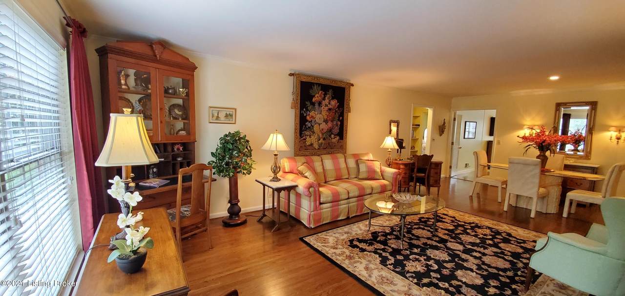 262 Chenoweth Ln - Photo 1
