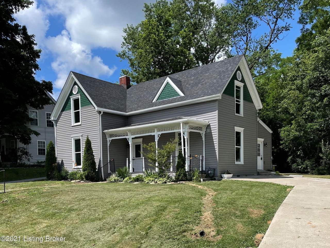 706 7th St - Photo 1