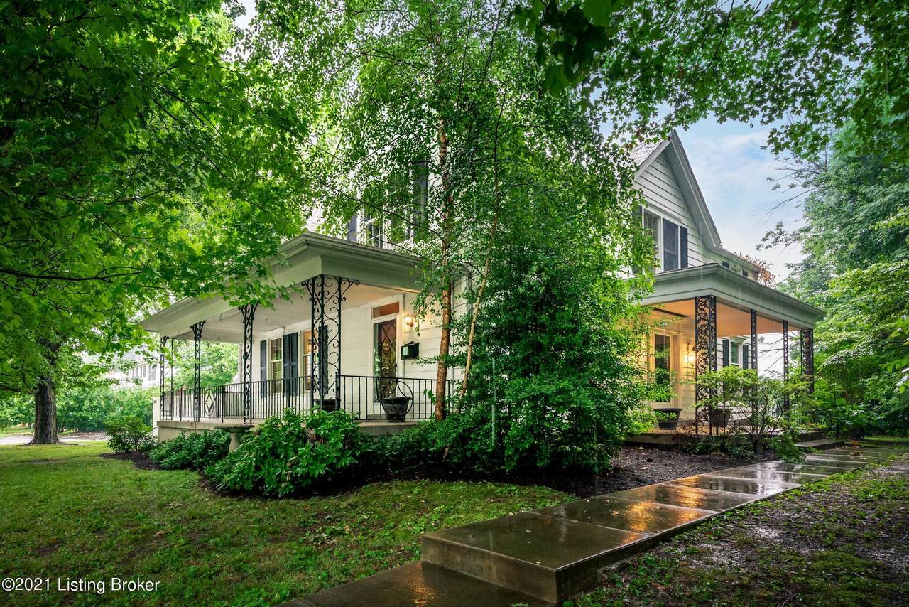 305 Castleview Dr - Photo 1