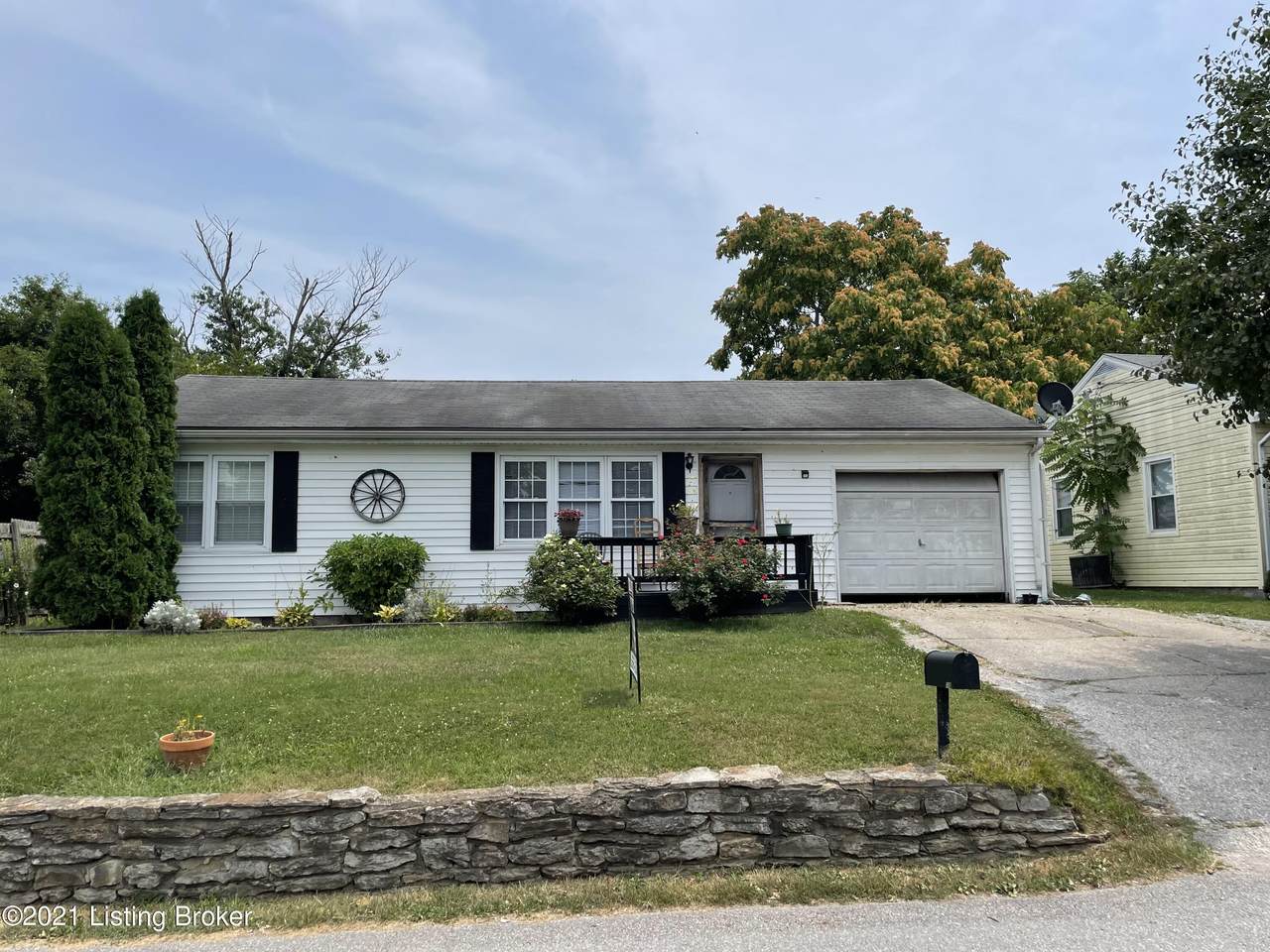 126 Hazel Lawn Dr - Photo 1