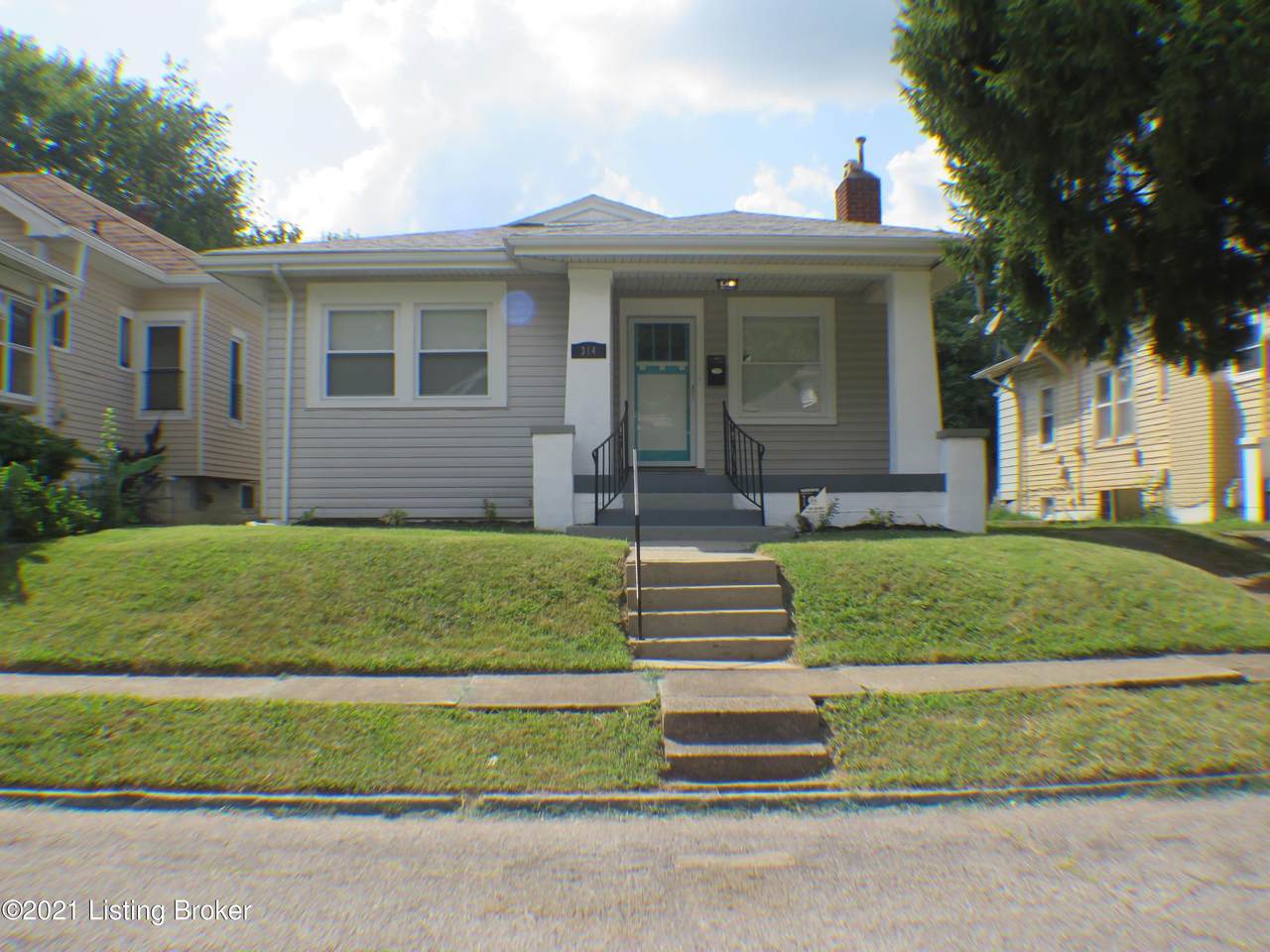 314 43rd St - Photo 1