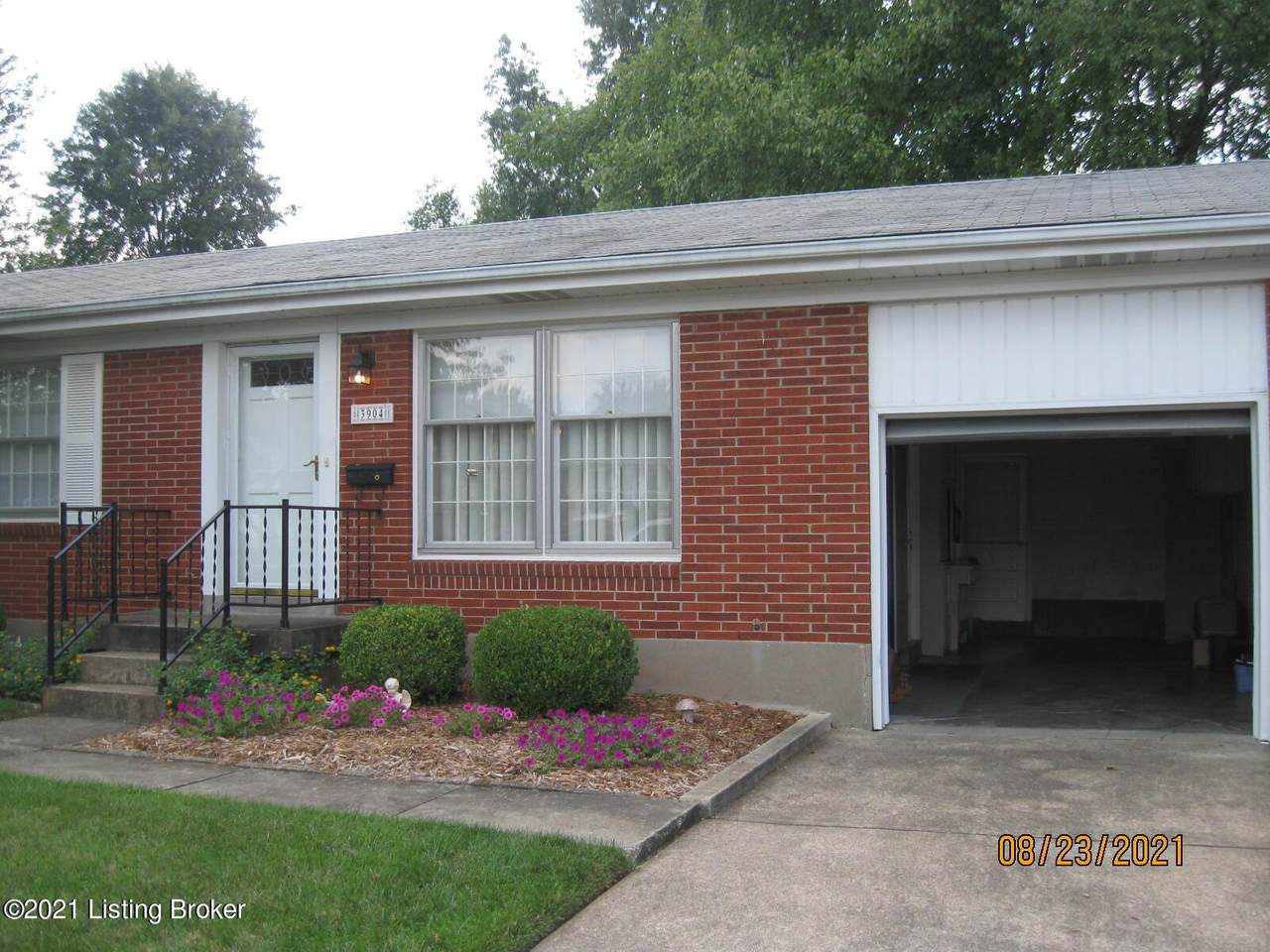 3904 Woodgate Ln - Photo 1