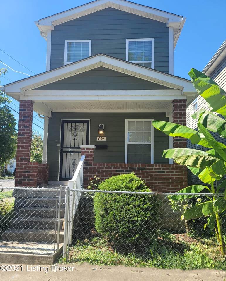 934 Hancock St - Photo 1