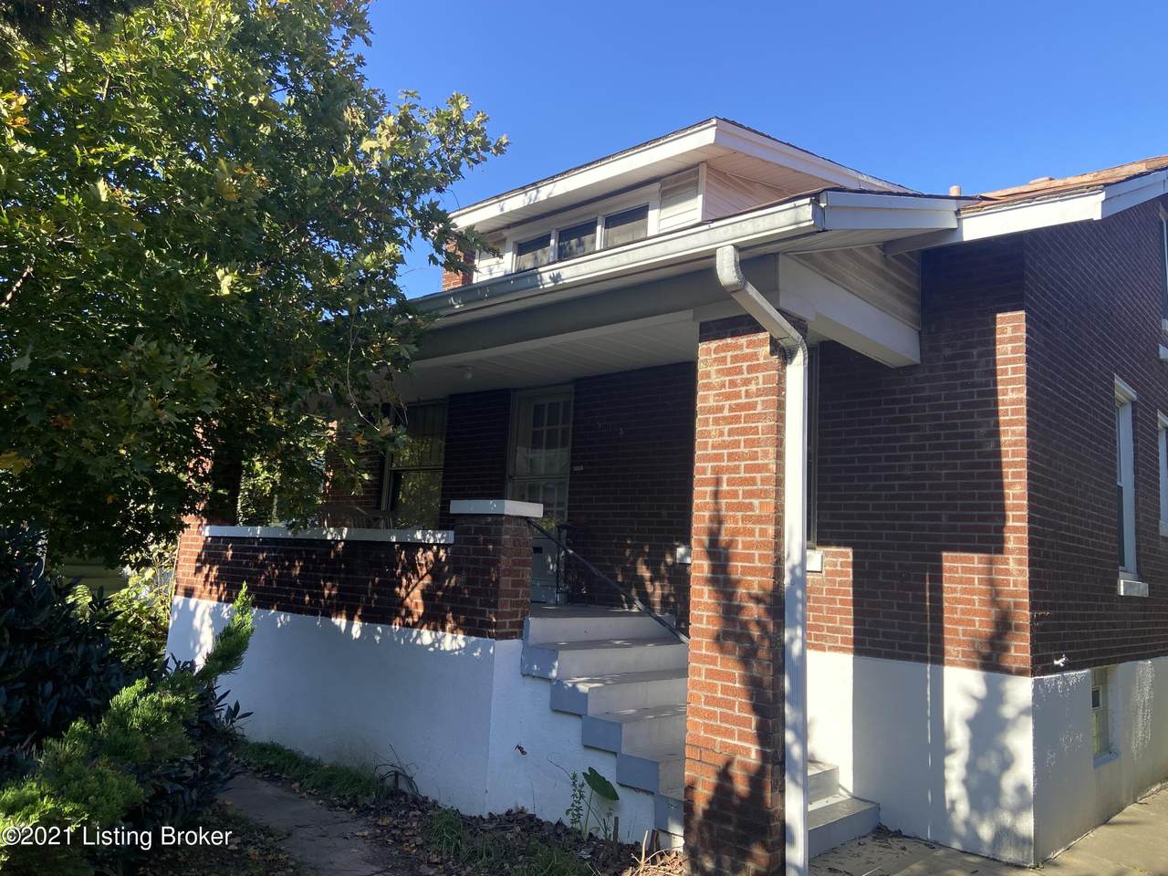 1915 Maplewood Pl - Photo 1