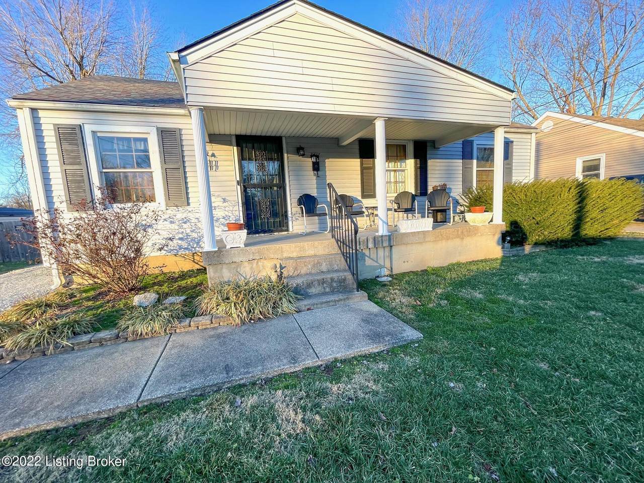 2417 Dulworth Dr - Photo 1