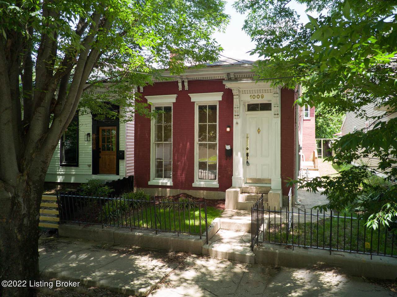 1009 Muhammad Ali Blvd - Photo 1