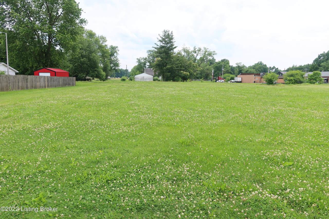 2006 White Oak Ln - Photo 1