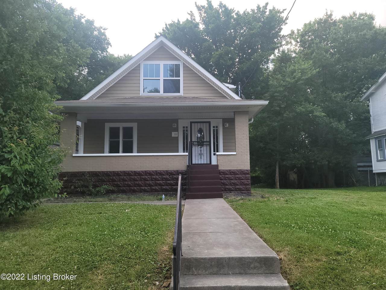 111 41st St - Photo 1