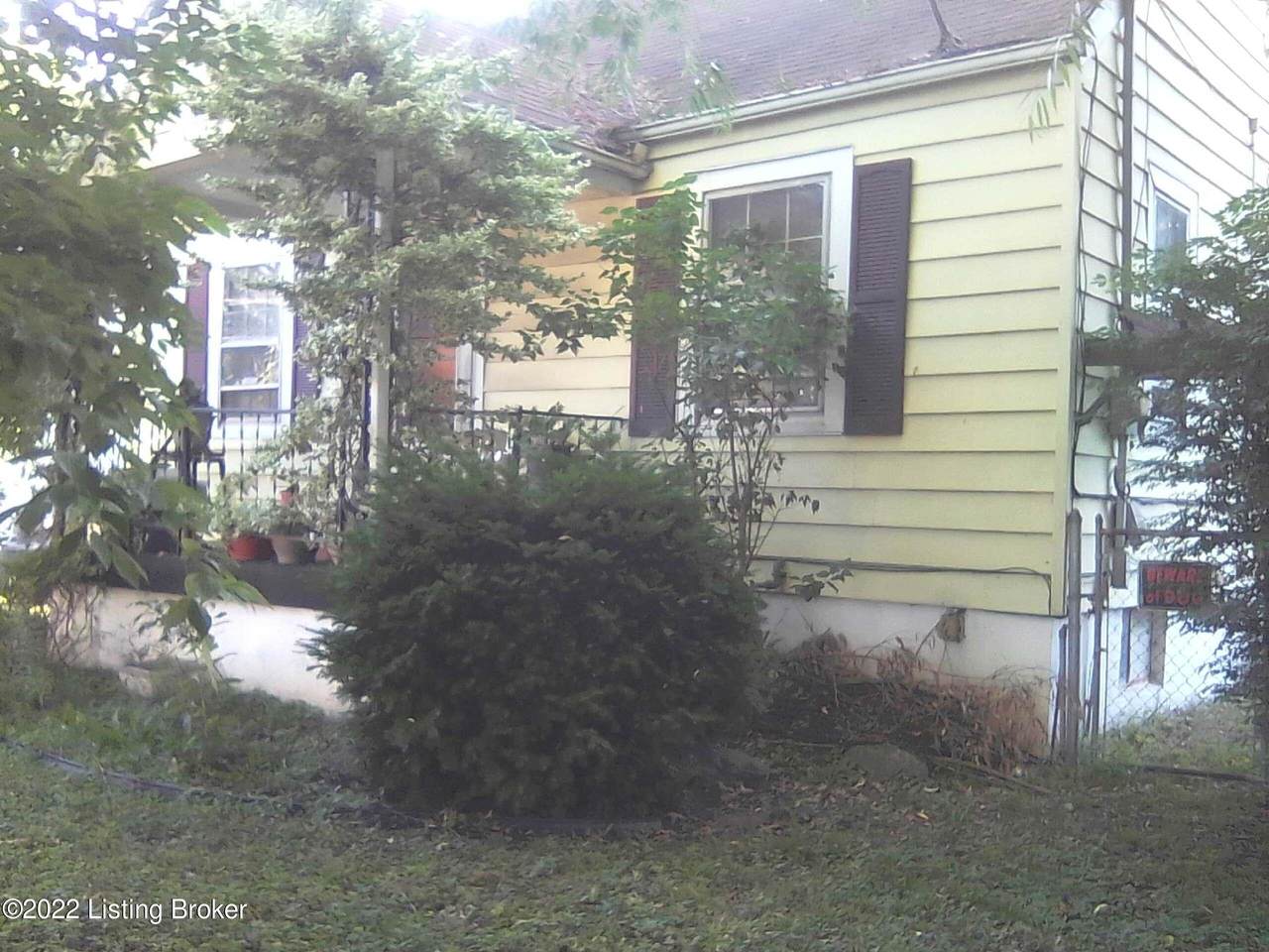4423 8th St - Photo 1