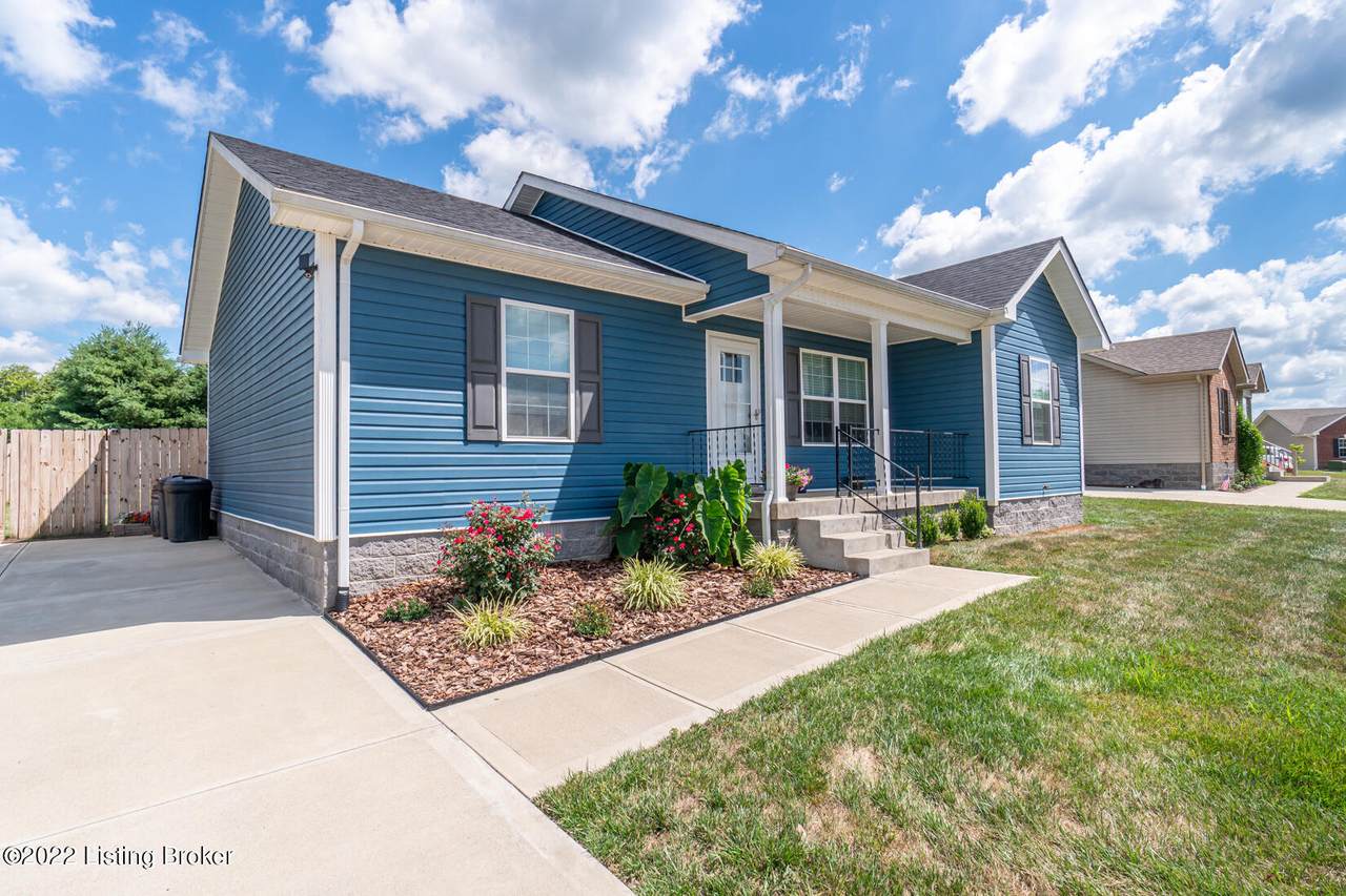 106 Elijah Way - Photo 1