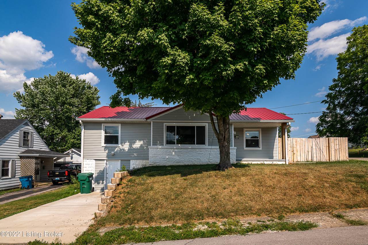 123 Ballard St - Photo 1