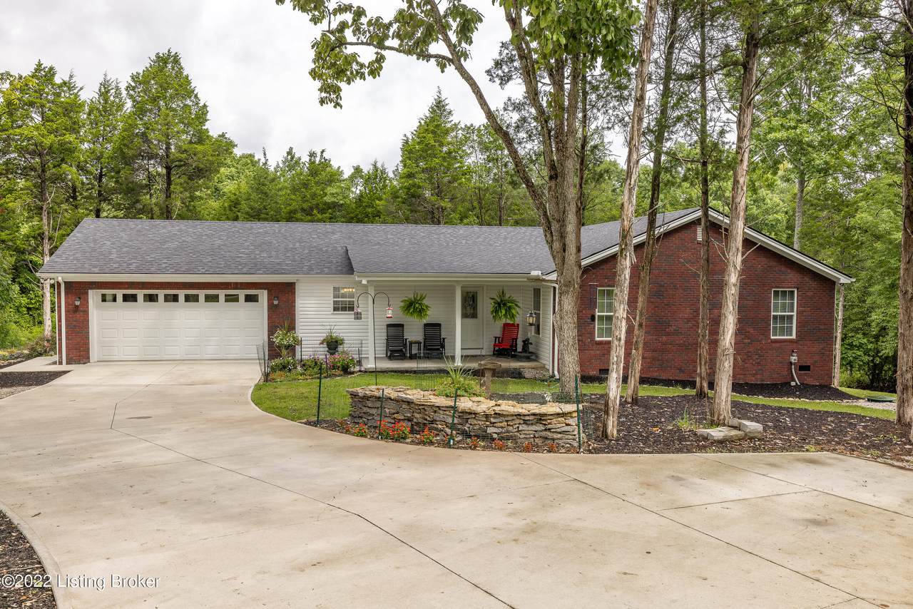1079 Woodcrest Dr - Photo 1