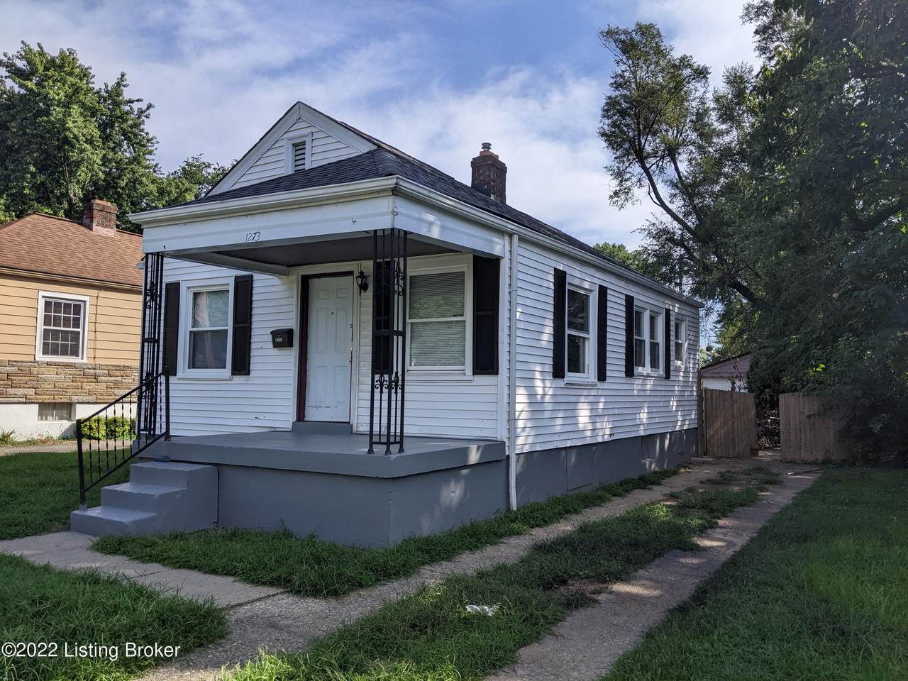 1273 Weller Ave - Photo 1
