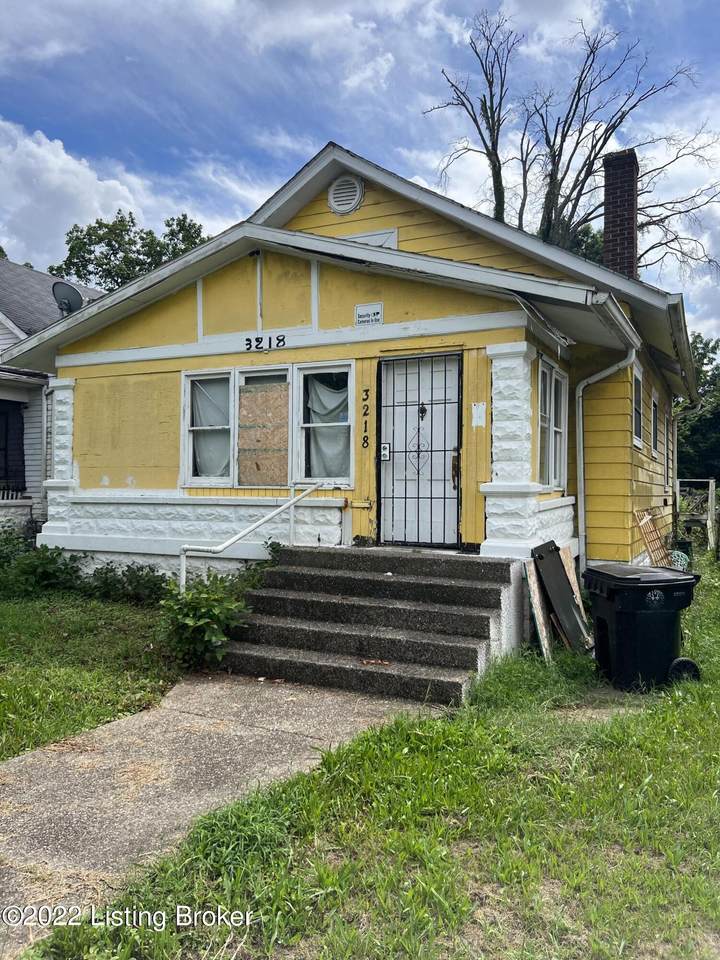 3218 Grand Ave - Photo 1