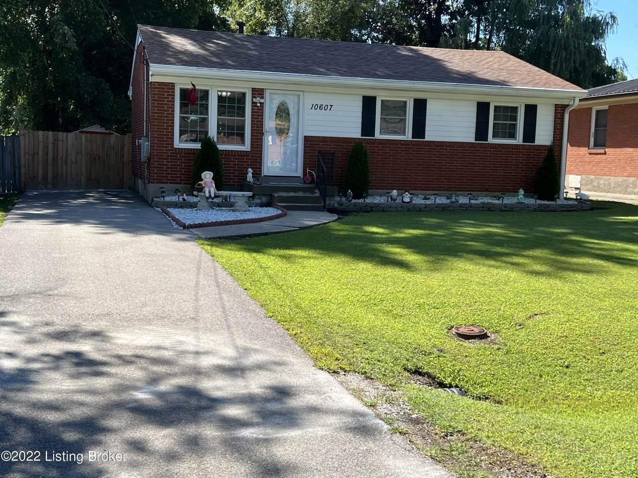 10607 Charlene Dr - Photo 1