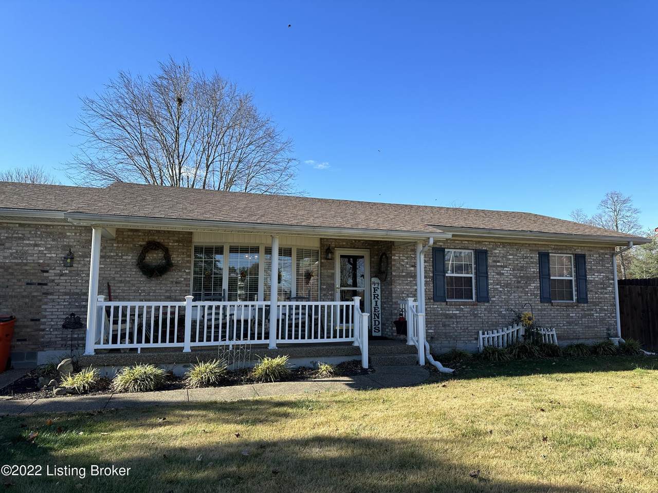 1042 Shamrock Dr - Photo 1