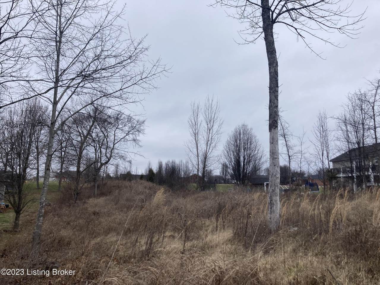 102 Emerald Ct - Photo 1