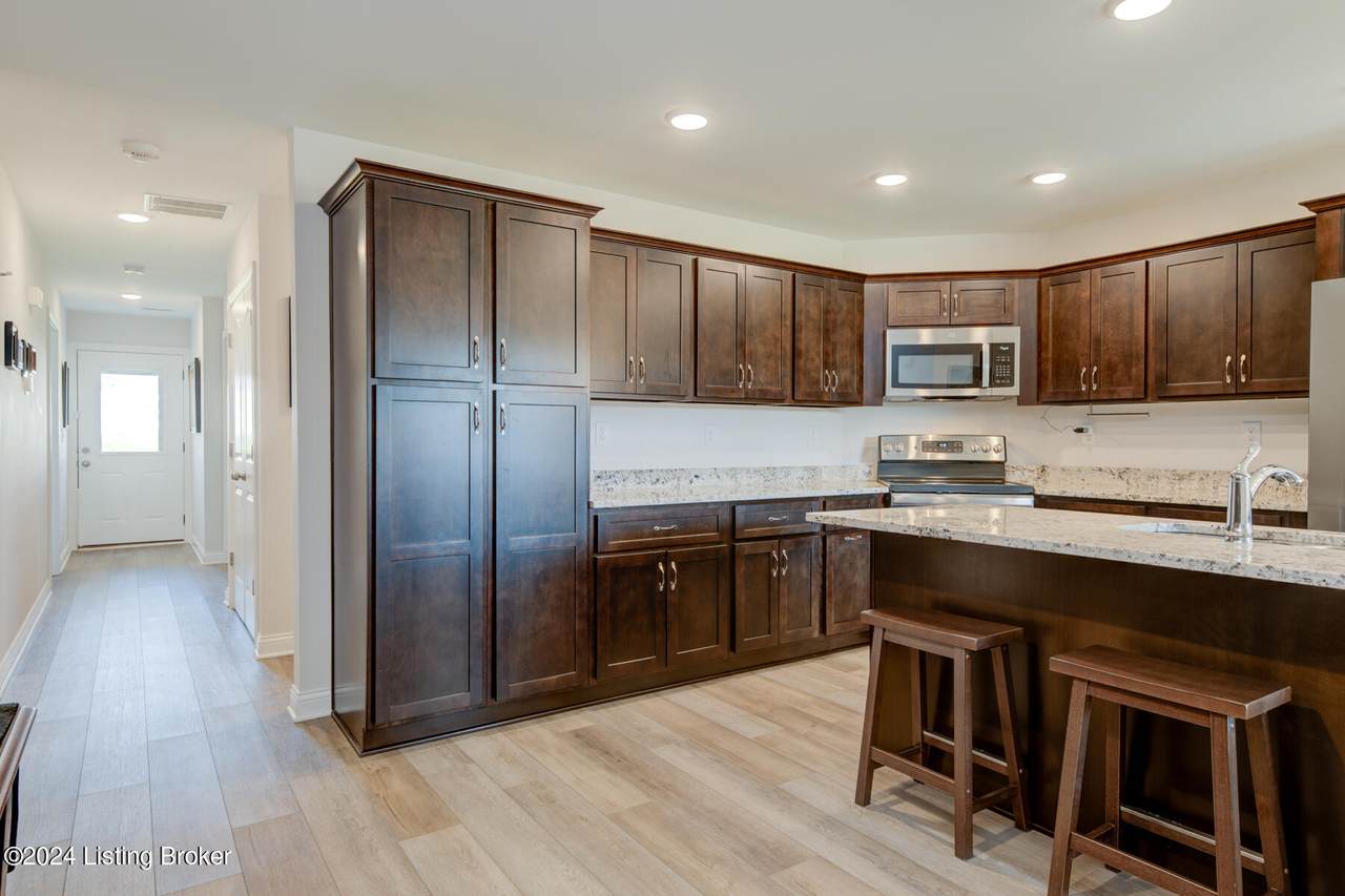6715 Eagle Wood Dr - Photo 1