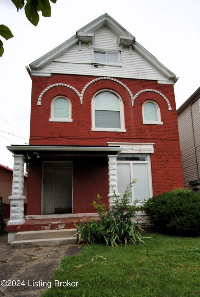 961 Preston St - Photo 1