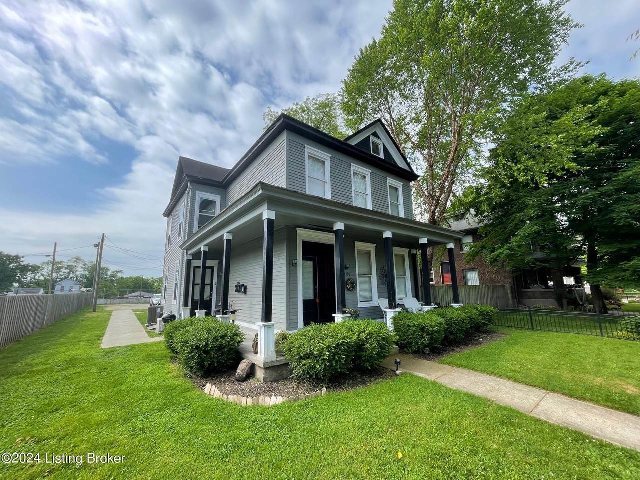 1308 Main St - Photo 1