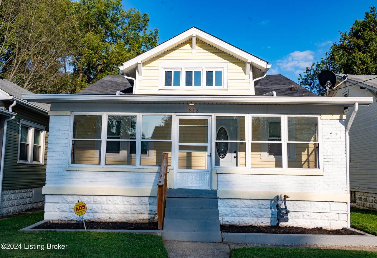 813 42nd St - Photo 1