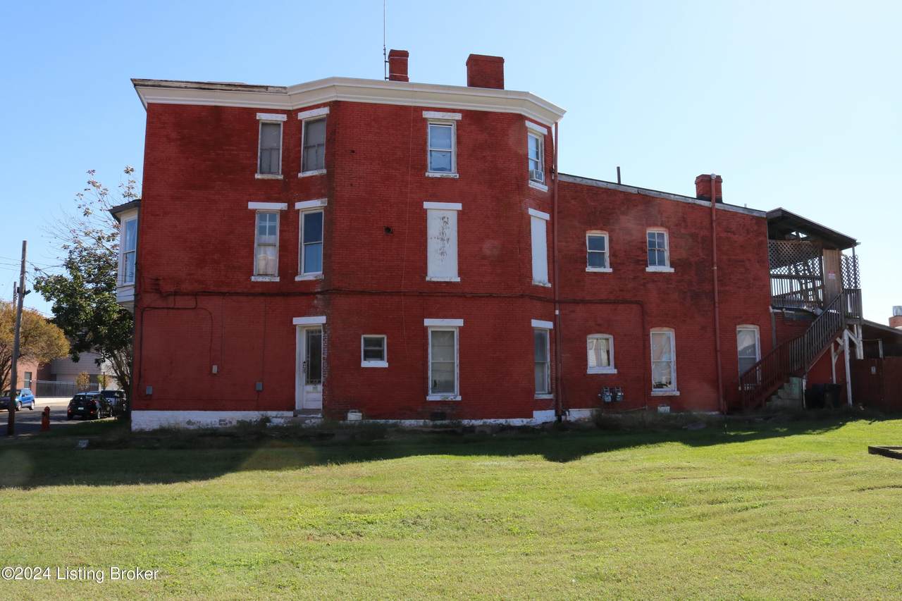 124 College St - Photo 1