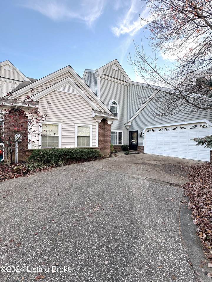 425 Brightview Dr - Photo 1