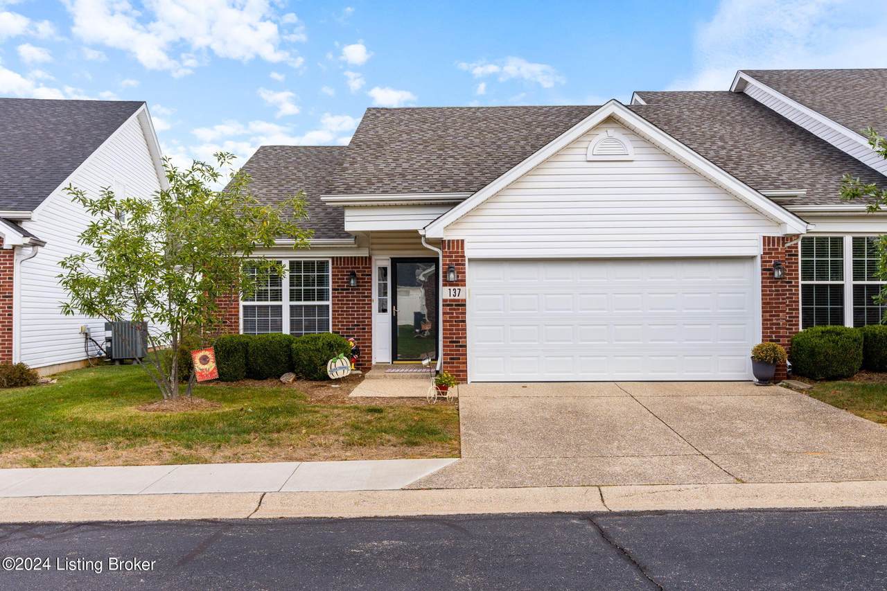 137 Charlton Wynde Dr - Photo 1