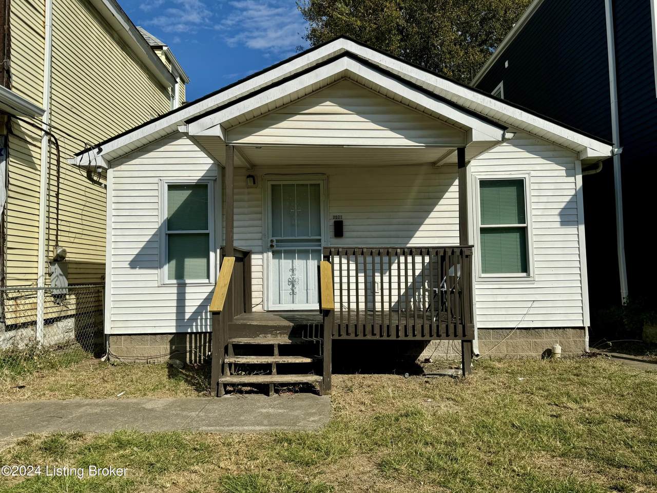 2521 Chestnut St - Photo 1