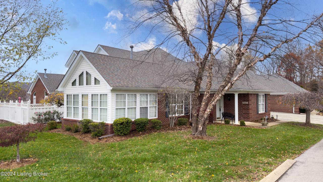 10223 Pine Glen Cir - Photo 1