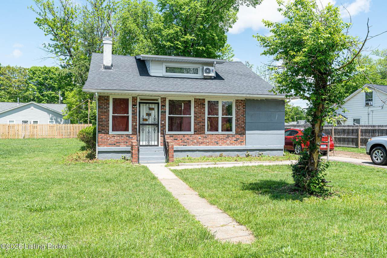 9201 Jefferson Ave - Photo 1