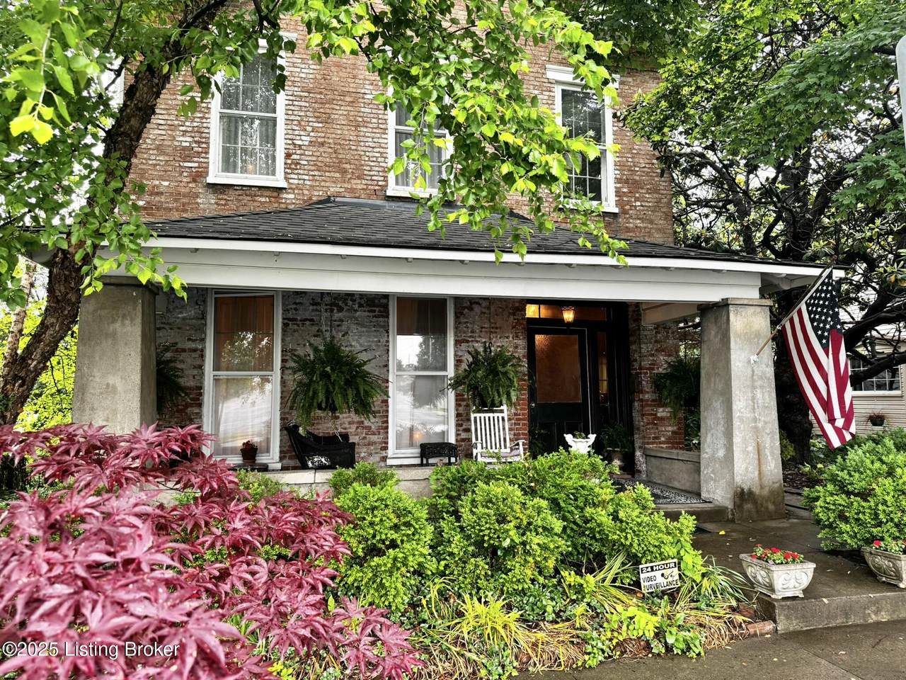 218 Locust St - Photo 1