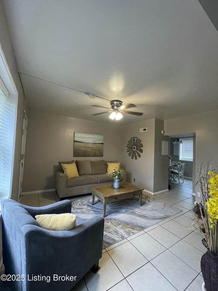 1802 La Salle Pl - Photo 1