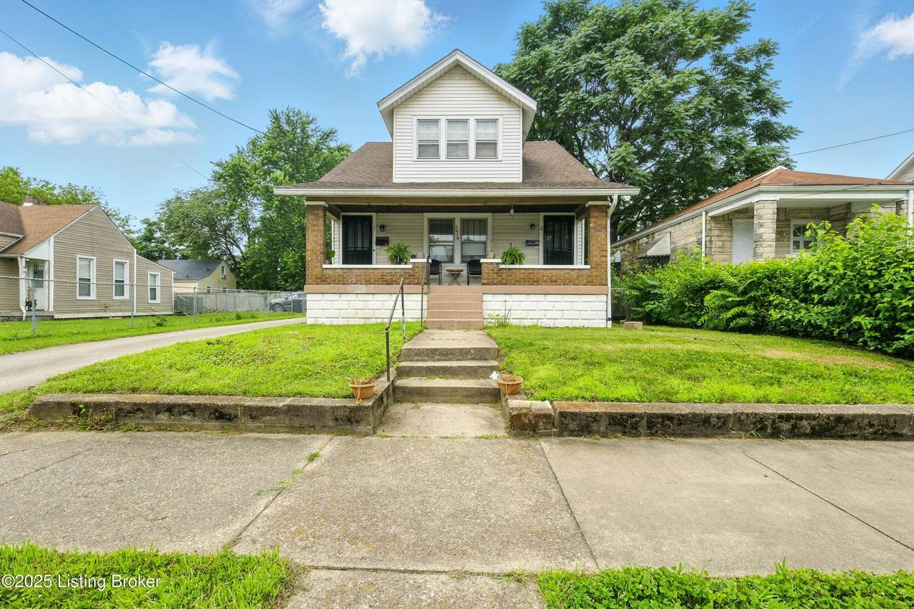 2618 5th St - Photo 1