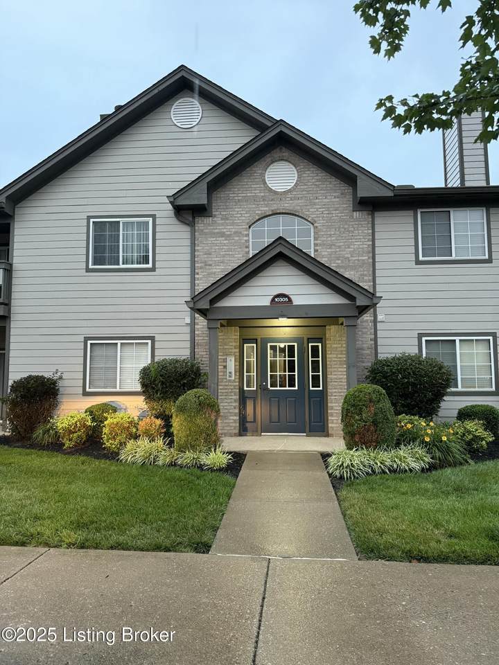 10305 Trotters Pointe Dr - Photo 1
